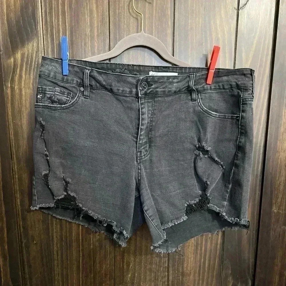 Kancan (Exclusively for Maurices) Black Rough Hem Distressed Shorts. Size:16 - Picture 4 of 12
